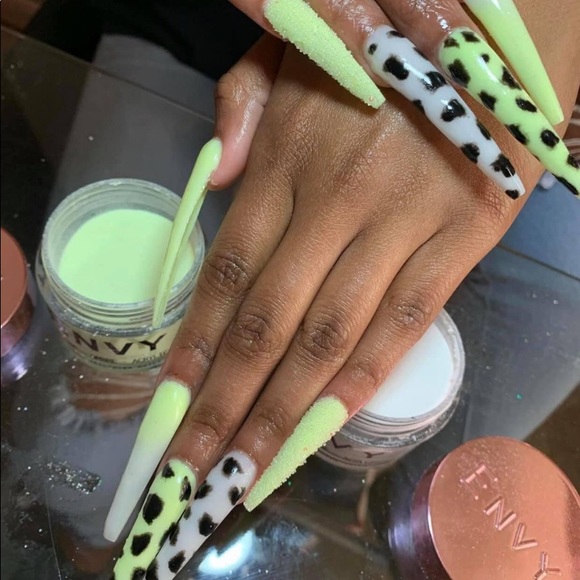 Meet your Posher, Ms.Apple Carter🌹 - Picture 2 of 2